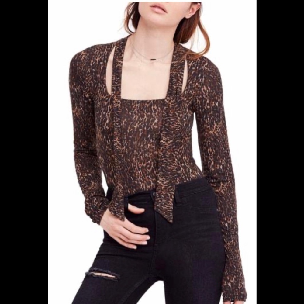 🎁NEW Free People Leopard Print Top